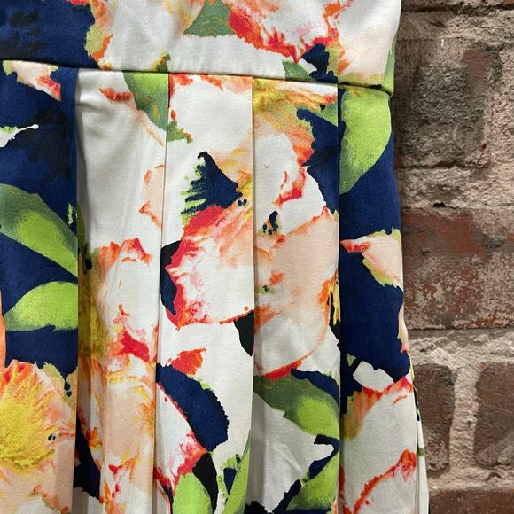 NWT J. Crew V-Neck Floral Cocktail Dress Size 00 - Picture 4 of 5